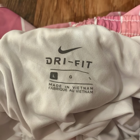 NEW NIKE DRY FIT KIDS SHORTS - Picture 5 of 5